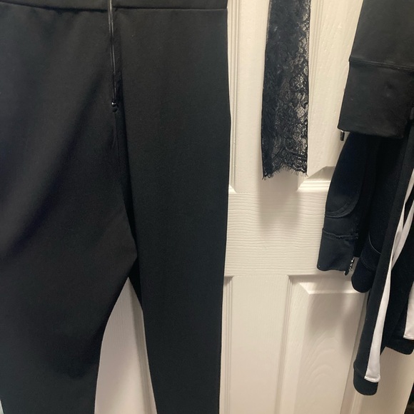 SOLD!!!
Windsor jumpsuit size small! - Picture 5 of 6